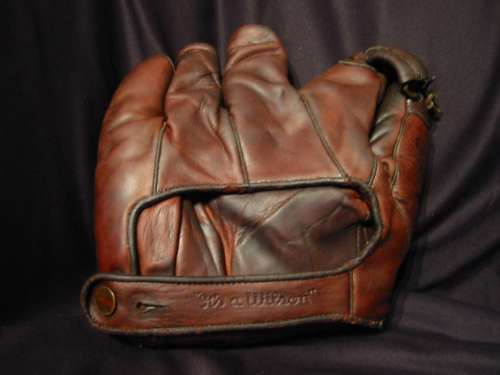 Rogers Hornsby Wilson 648M Back